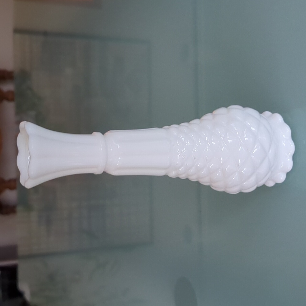 Vintage Anchor Hocking White Pineapple Diamond Pattern Milk Glass Bud Vase 9"